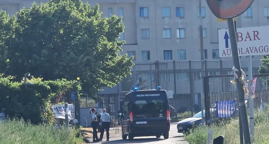 Si indaga sulla morte del detenuto che ha determinato la rivolta in carcere
