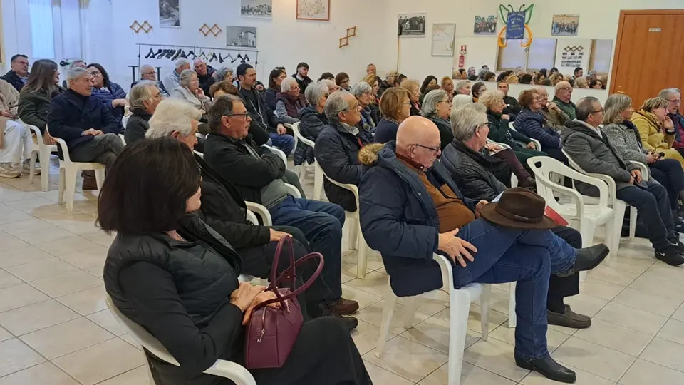 Stop alle truffe, partecipata riunione al centro anziani di Pescia Romana