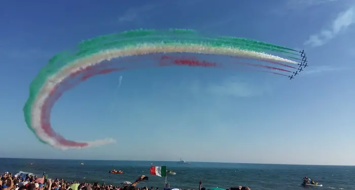 Le Frecce Tricolori tornano sui cieli di Ladispoli