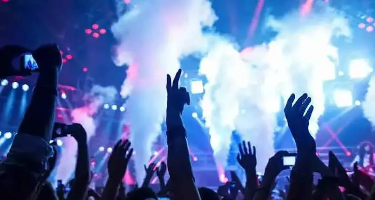 Serata danzante abusiva sul lago, sanzionata una discoteca